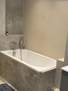 Photo de la galerie de l'établissement Appartement parking proche Dijon centre, à Longvic