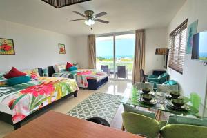 Posezení v ubytování Stylish Beach Condo