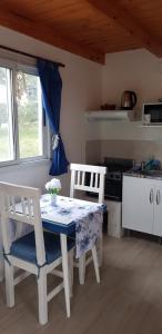 Kuchyň nebo kuchyňský kout v ubytování Samay Hue