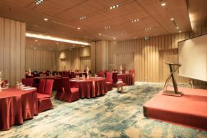 Konferenční prostory v ubytování Louis Kienne Cikarang Hotel & Service Apartment + 10 fotografií