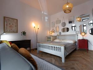 Postel nebo postele na pokoji v ubytování Ferienwohnung Enjoy Gӧrlitz - Parkplatz