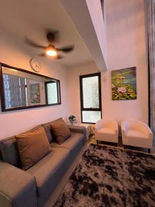 Posezení v ubytování Duplex 3R2B Eclipse Residence