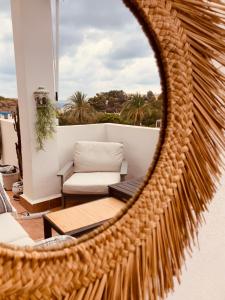 Posedenie v ubytovaní 2 Bedroom Apartment with Sea Views