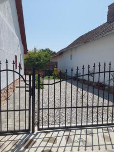 Fotografia z galérie ubytovania Villanegra Vendégház Abádszalók v destinácii Abádszalók