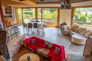 Posezení v ubytování Le Grand Nid - Gîte La Maison Alvéole