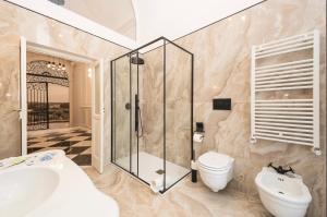 Phòng tắm tại Nitti 76 Luxury Apartment +37 ảnh
