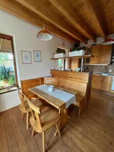 Kuchyň nebo kuchyňský kout v ubytování Apartmán u jezírka