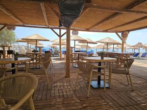 Restaurace v ubytování Ariadni Hotel Arvi by Estia + 17 fotografií