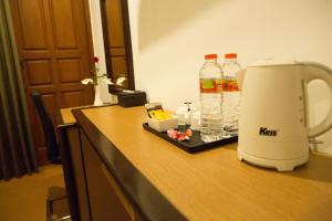Kemudahan buat kopi dan teh di Samara Resort