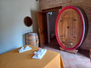 A bed or beds in a room at Agriturismo Il Borghetto