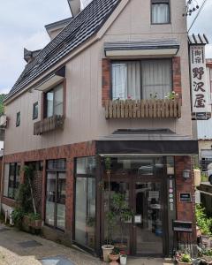 Budova, kde se ryokan nachází