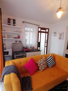 Kuchyň nebo kuchyňský kout v ubytování Classy Studio Apartment racecourse Gardens + 8 fotografií