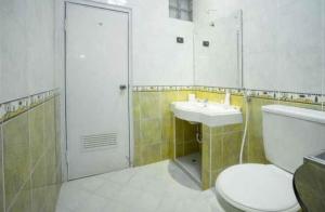 Ένα μπάνιο στο Hotel Gading Kencana Samarinda