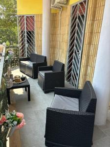 Khu vực ghế ngồi tại Rosaria's Home