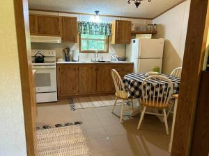 Mount NeboにあるGrassy Meadow Getaway - HOT TUB!のギャラリーの写真