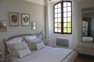 Photo de la galerie de l'établissement Le Vieux Castel, à Roumoules 19 autres photos