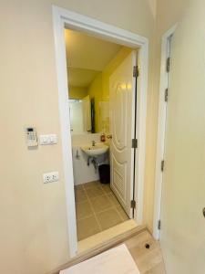Vannituba majutusasutuses Minimal 2 BR next to IKEA, Central Westgate Bangyai