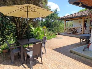 Aed väljaspool majutusasutust Casa Entera Finca Cometa