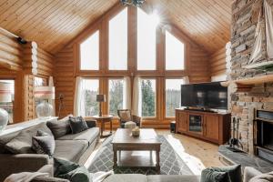 Μια τηλεόραση ή/και κέντρο ψυχαγωγίας στο Fiddler Lake Resort - Deer 84 +30 φωτογραφίες