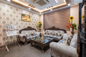 Posezení v ubytování Hotel Royal Inn igi
