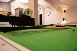 Stół bilardowy w obiekcie TS Apartamenty
