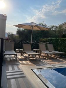 Bazén v ubytování Viola Hotel Budva nebo v jeho okolí