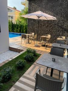 Bazén v ubytování Viola Hotel Budva nebo v jeho okolí