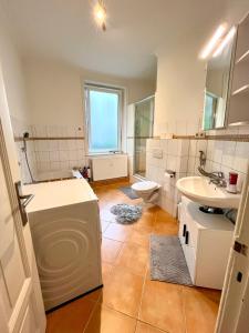 Koupelna v ubytování Doppelzimmer mit Terrasse in privatem Zuhause