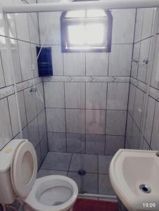 Et badeværelse på Espaço Familiar