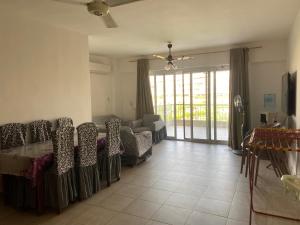 Posezení v ubytování شاليه فندقي بقرية بلومار السخنه وادي دجله + 7 fotografií