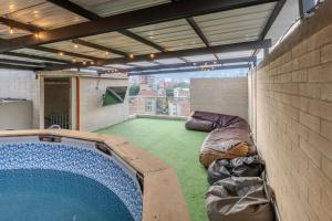 Bazén v ubytování Apartamento en Laureles, con piscina y parquedero 401 nebo v jeho okolí