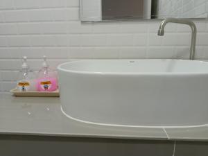 โรงแรม เดอะพีช / The Peach hotel的一间浴室