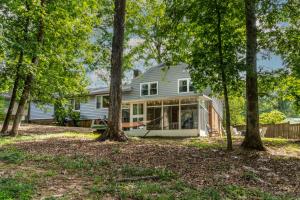 Κήπος έξω από το 4BD Near Downtown - Theatre, Patio, Games