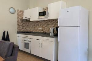 Gallery image of Central - Gated - 2 Bedrooms - Near Beaches in Willemstad +8 photos