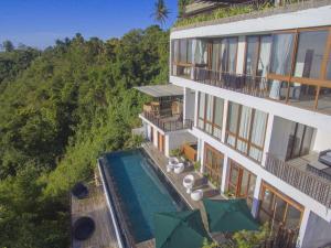 Bazén v ubytování Narra Hill Tagaytay nebo v jeho okolí