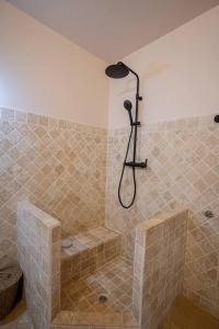 A bathroom at Condo Flamingo with pool