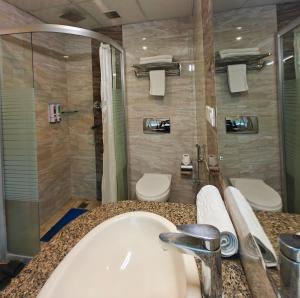 Baðherbergi á Hotel Mirage Regency