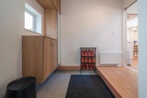 Afbeelding uit fotogalerij van 新屋 札幌中心薄野車程4分鐘 挑高設計客廳 和室空間 可停車2台 高速WiFi 豐平川河岸旁 in Toyohira