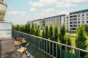 Balkón alebo terasa v ubytovaní Przestronny Apartament Blisko Jeziora w Poznaniu 2 Miejsca Postojowe by Noclegi Renters