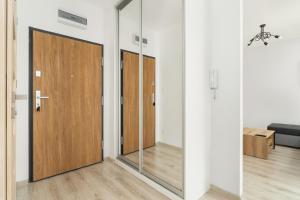 Fotografia z galérie ubytovania Przestronny Apartament Blisko Jeziora w Poznaniu 2 Miejsca Postojowe by Noclegi Renters v Poznani