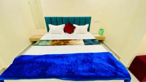 Afbeelding uit fotogalerij van Hotel Raghavan in front of railway station platform no 8 in Ujjain