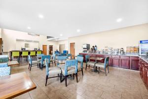 Εστιατόριο ή άλλο μέρος για φαγητό στο Comfort Inn & Suites Pueblo