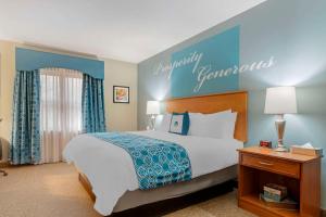 Unity Hotel and Conference Ctr, Ascend Hotel Collectionにあるベッド