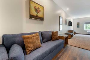 The Cranberry, Ascend Hotel Collection的休息区