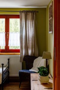 Część wypoczynkowa w obiekcie Apartament nad Potokiem Sauna, Jacuzzi, SPA