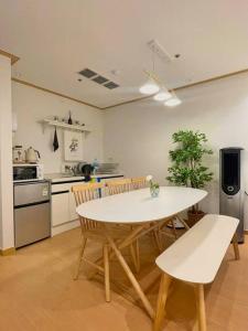 Кухня или кухненски бокс в Hongdae House