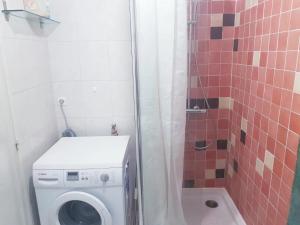 Ένα μπάνιο στο Chambre Famille d'accueil entre Paris et Disney douze minutes centre Paris quinze euros de plus pour frais de ménage