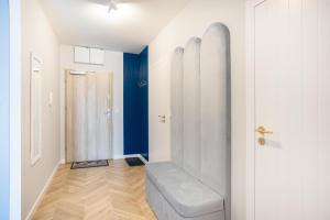 Ένα μπάνιο στο BLUE HORIZON Self Check-in, Free Garage Parking, Invoice +26 φωτογραφίες