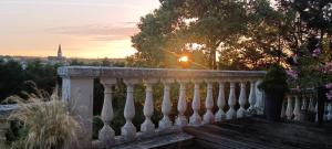 Vonkajšia záhrada v ubytovaní Gîte de charme atypique vue panoramique