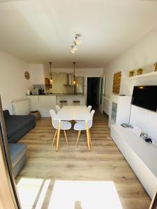 Kuchyň nebo kuchyňský kout v ubytování Casa Cris Encamp